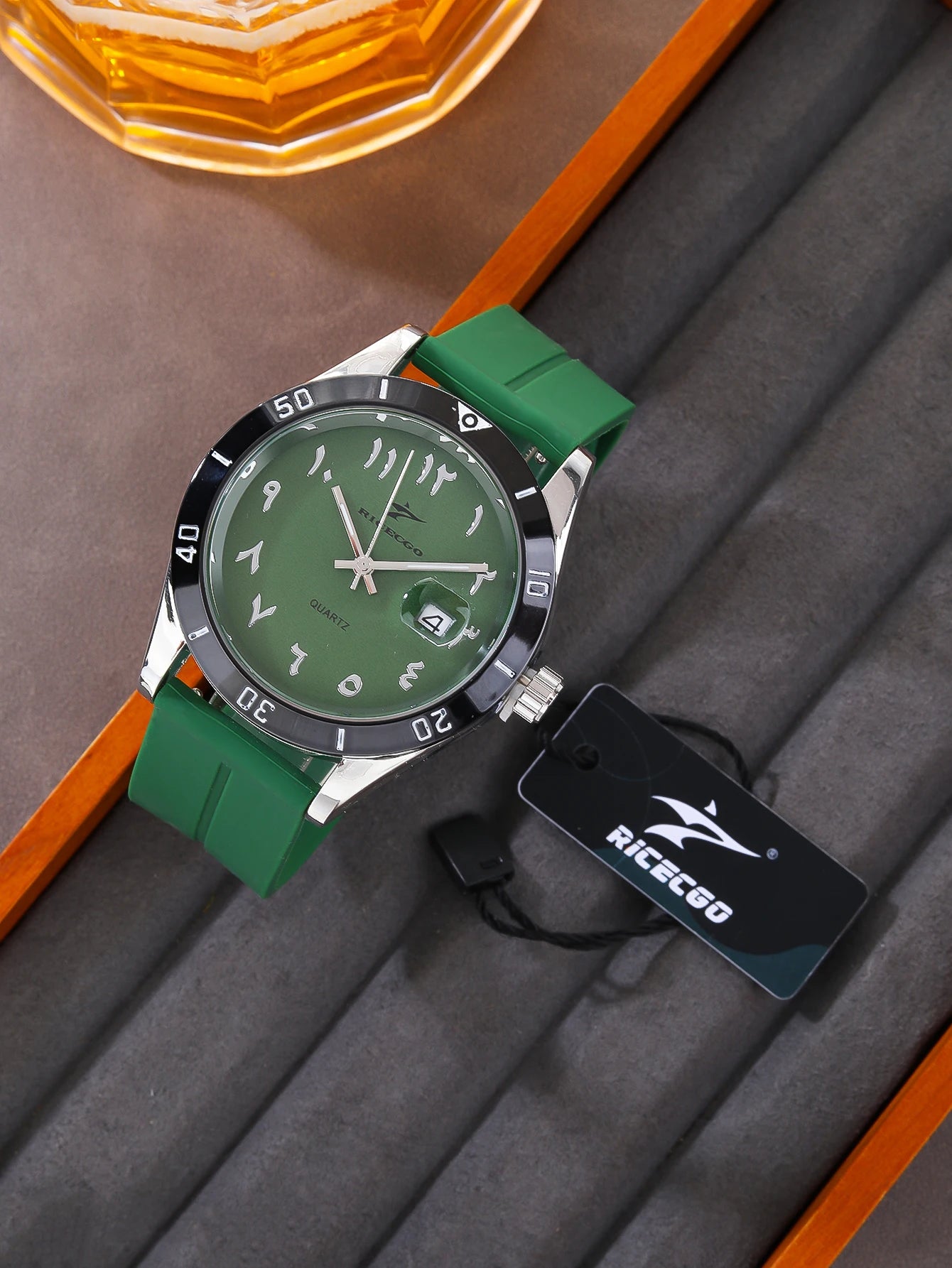 Fashionable, sporty, minimalist, business wristwatch